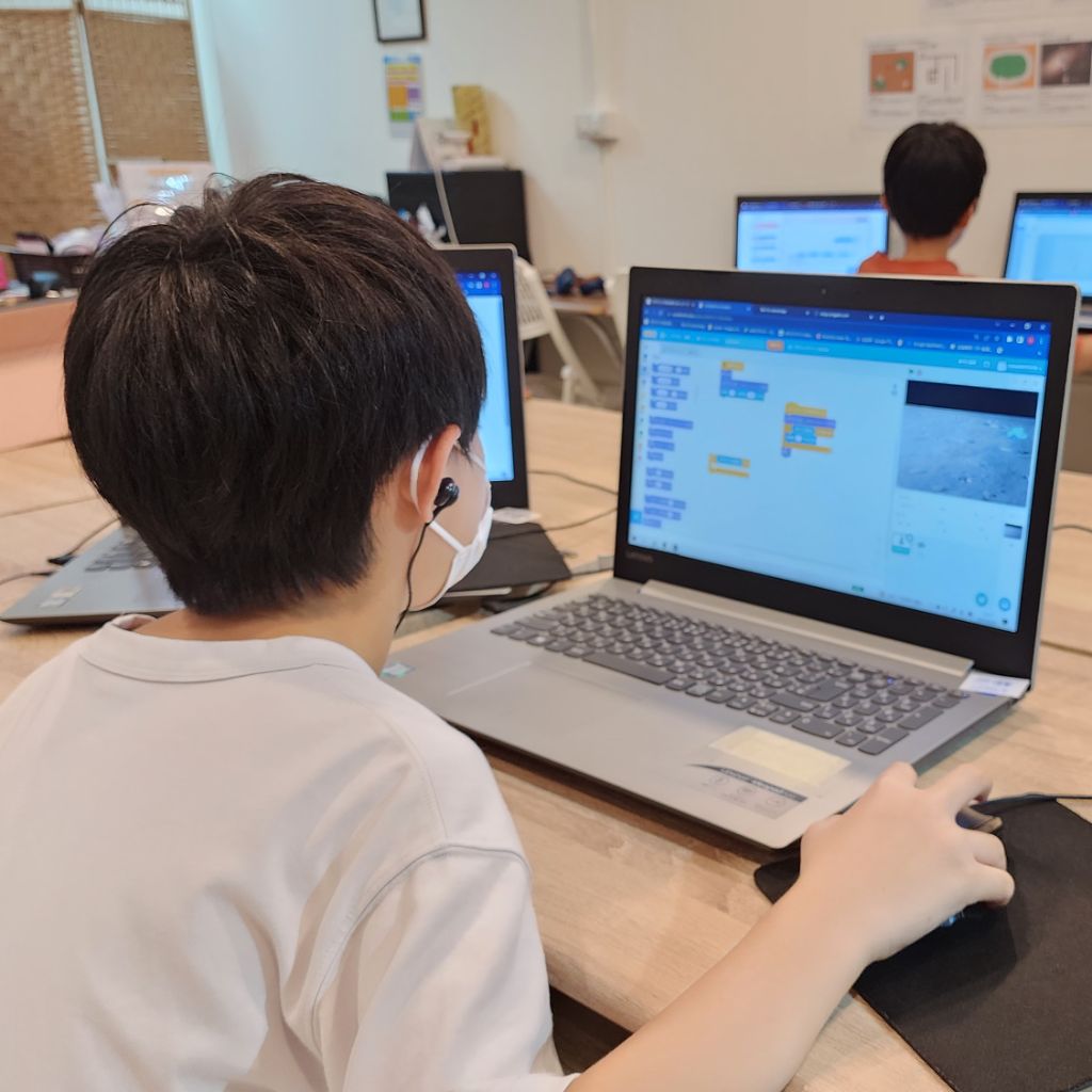ロブロックス授業風景